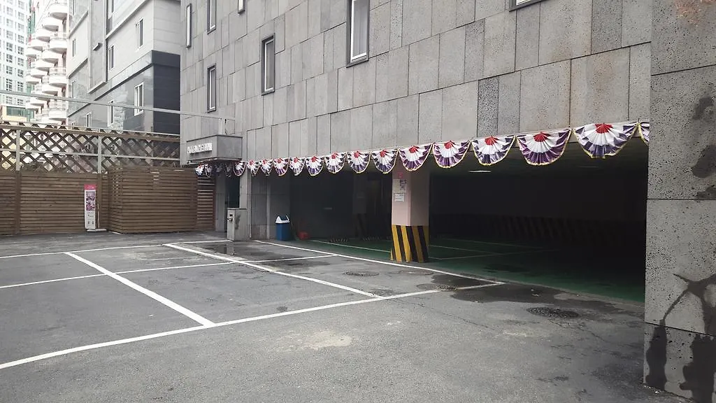 Hotel The Sun Busan 2*,